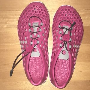 VivoBarefoot Ultra Aquatic Hiking Pink Size 10.5